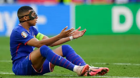 Jugador de Bélgica amenaza con lesionar a Kylian Mbappé en los 8vos de Final de la Eurocopa