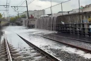 Metro CDMX: Lluvias provocan inundaciones en las vías de la Línea A