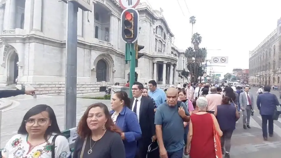 Bellas Artes está ‘amurallada’ por la policía ¡Esta es la razón!