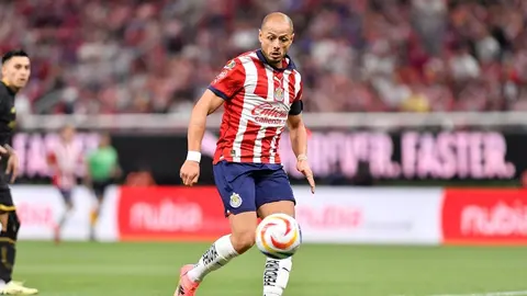 'Chicharito' Hernández, el jugador de Chivas que menos la tocó vs Toluca