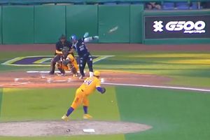 Juan Carlos Camacho conecta cuadrangular ante Dorados De Chihuahua y rompe un parabrisas