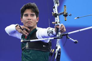 Carlos Rojas dice adiós a París 2024 al caer en 32avos de Final del Tiro con arco