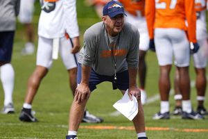 Sean Payton no descarta registrar tres mariscales de campo esta temporada