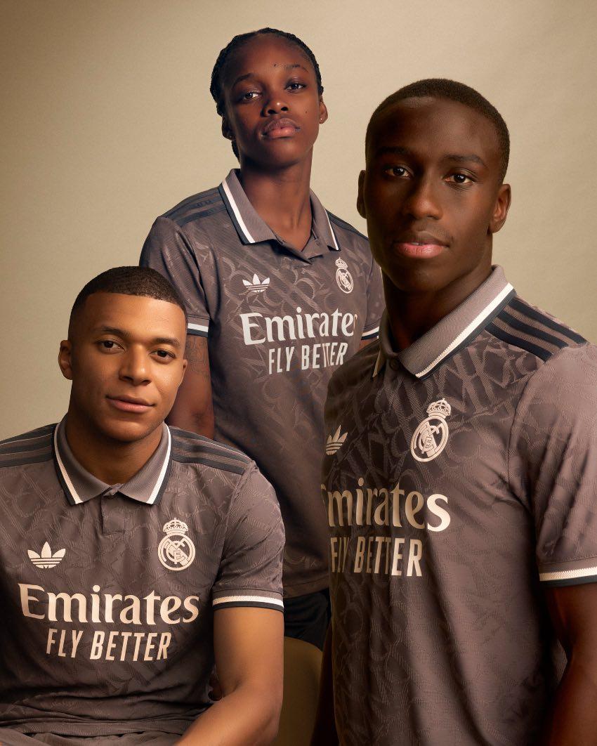 Tercera equipación del Real Madrid