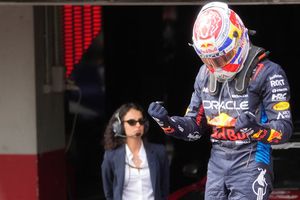 Verstappen gana el GP de Emilia-Romagna tras una dura batalla ante Norris; Checo termina P8
