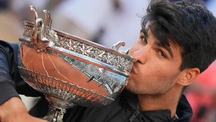 ¡El heredero! Carlos Alcaraz se corona en Roland Garros tras remontar ante Alexander Zverev