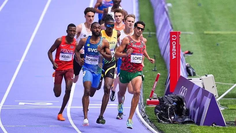 Tonatiú López termina primero en su heat de Repechaje y avanza a Semifinales de 800m en París 2024