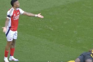 ¡De cárcel! Gabriel Jesús vive bochornoso momento tras ser tocado en ‘parte íntima’