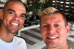 El reencuentro entre Pepe y Toni Kroos: “Las vacaciones de agosto son para exfutbolistas”