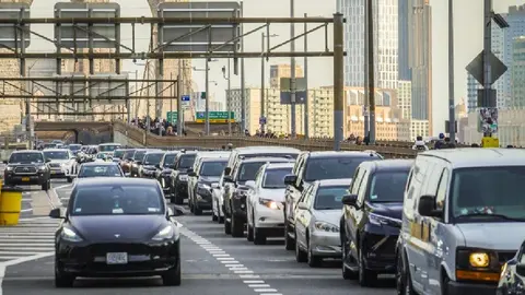 Cancelan en Nueva York cobro a autos para entrar a Manhattan