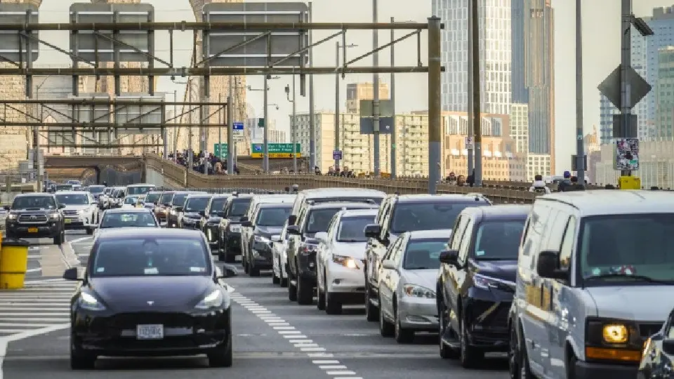 Cancelan en Nueva York cobro a autos para entrar a Manhattan