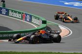 ¿Qué necesita McLaren para desplazar a Red Bull de la primera posición en Monza?
