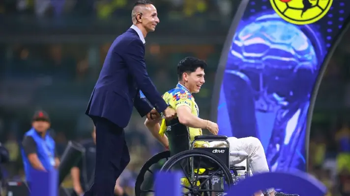 ¡Grande! Kevin Álvarez asistió al Azteca para celebrar el bicampeonato tras ser operado