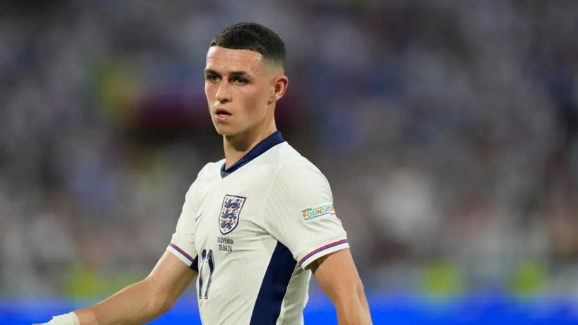 Phil Foden regresa a la concentración de la Selección de Inglaterra tras salir de emergencia