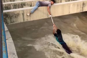 VIDEO: Hombre arriesga su vida para salvar a un hombre que era arrastrado por una corriente