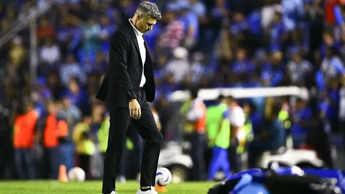 ‘Tano’ Ortíz piensa seguir en Rayados, pese a nuevo fracaso en Semifinales