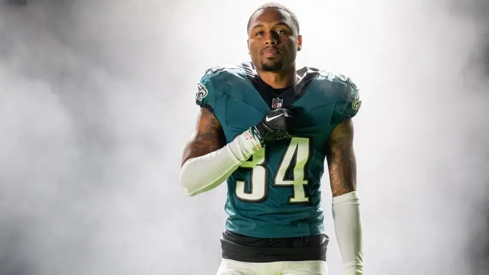 Isaiah Rodgers estrena botas con peculiar mensaje: 'Dallas apesta'