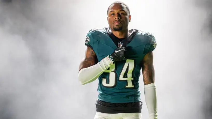 Isaiah Rodgers estrena botas con peculiar mensaje: 'Dallas apesta'