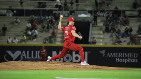 Robinson Canó se va de 5-5 y Diablos Rojos llega a 25 victoras tras vencer a Tigres