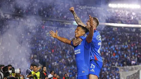 'Casi todo el país esta con Cruz Azul', señalan expertos en RÉCORD+