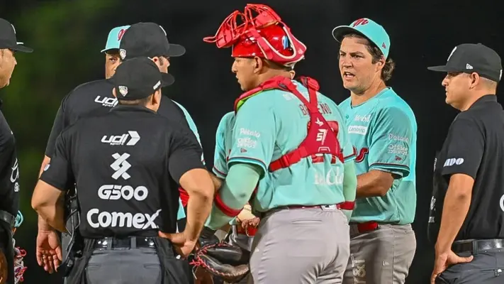 Trevor Bauer se 'burla' de Bravos de León tras la polémica revisión: "Un placer hacer negocios contigo"