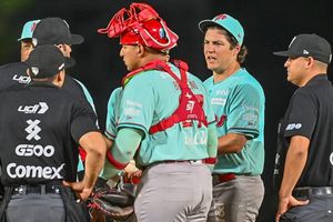 Trevor Bauer se 'burla' de Bravos de León tras la polémica revisión: "Un placer hacer negocios contigo"