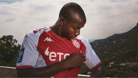 Jugador del AS Monaco tapó la bandera gay y rechazó apoyar el protocolo contra la homofobia