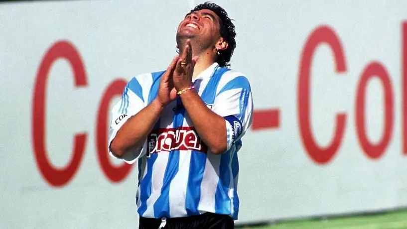 Manuel Adorni 'ningunea' a Maradona en el día internacional del zurdo