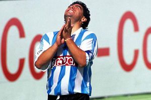 Manuel Adorni 'ningunea' a Maradona en el día internacional del zurdo