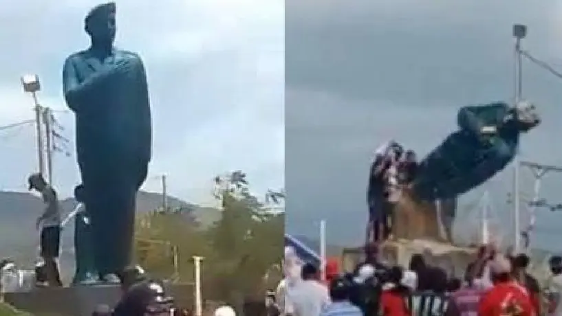 VIDEO: Tumban estatua de Hugo Chávez en protestas tras las elecciones de Venezuela
