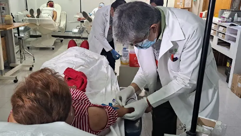 Descartan hospitalizaciones por covid en la CDMX pese a repunte en el país
