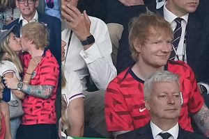 Ed Sheeran y su esposa Cherry celebran gol de Inglaterra con un beso en partido final contra España
