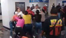 VIDEO: Captan riña entre supuestos vendedores en la estación Hidalgo