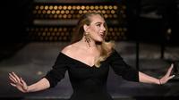 Adele explota con fan por comentario homofóbico