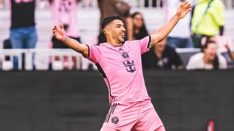 ¡Vaya lío, Messi! Transmisión de la MLS provoca ‘besos’ de Antonela a Luis Suárez