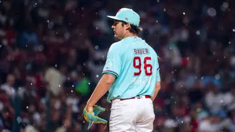 Trevor Bauer es seleccionado por los Naranjeros de Hermosillo para jugar la LMP