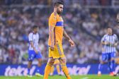 ¡Gritos de compañeros! André-Pierre Gignac y Diego Reyes se calentaron de más en el Clásico Regio