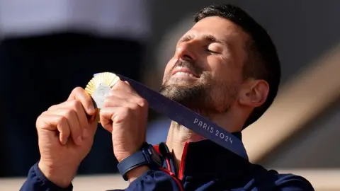 Novak Djokovic cumple su sueño luego de vencer a Alcaraz y llevarse el oro olímpico