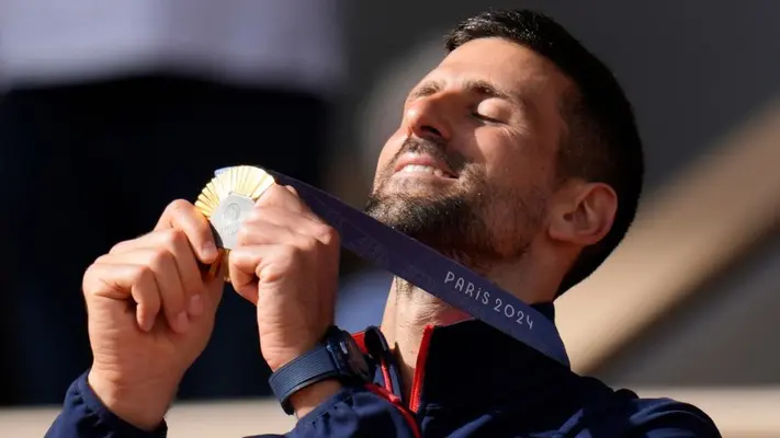 Novak Djokovic cumple su sueño luego de vencer a Alcaraz y llevarse el oro olímpico