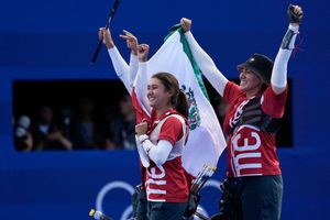 Alejandra Valencia tras ganar bronce en París: “Cuatro Juegos Olímpicos buscándola, estamos felices”