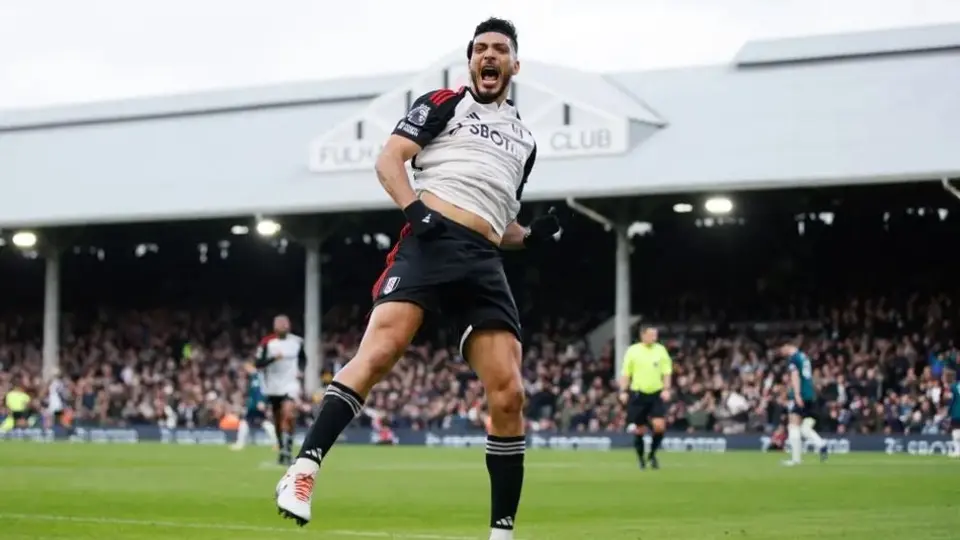 Raúl Jiménez anota en victoria del Fulham sobre Birmingham en la Carabao Cup