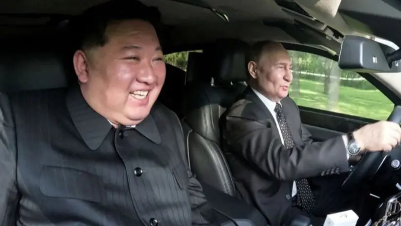 Vladimir Putin regala a Kim Jong-Un una lujosa limusina Aurus antibalas y se van de paseo