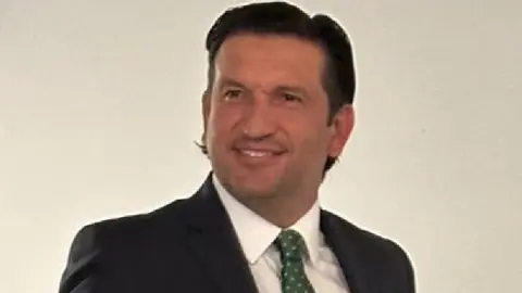 ¡Mañoso! Exhiben al Kikín Fonseca por tratar mal a empleados en hoteles