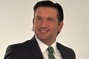 ¡Mañoso! Exhiben al Kikín Fonseca por tratar mal a empleados en hoteles