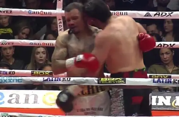 Omar 'Business' Chávez derrotó a Michi 'Matador' Muñoz con polémico y brutal KO