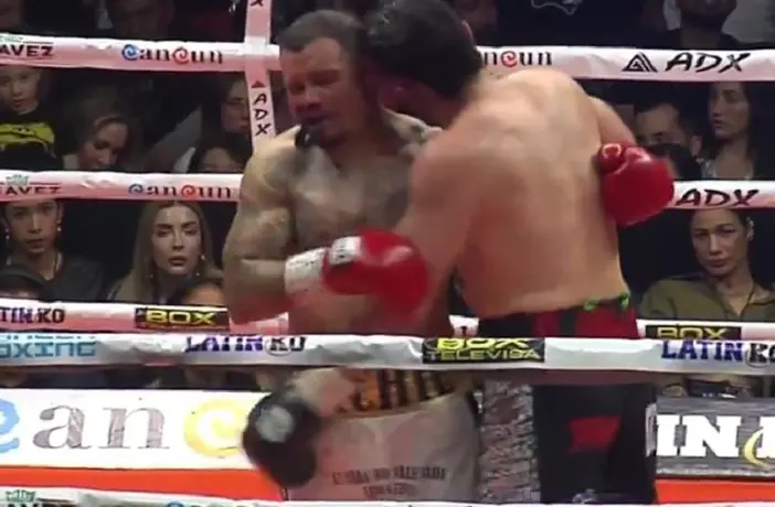 Omar 'Business' Chávez derrotó a Michi 'Matador' Muñoz con polémico y brutal KO