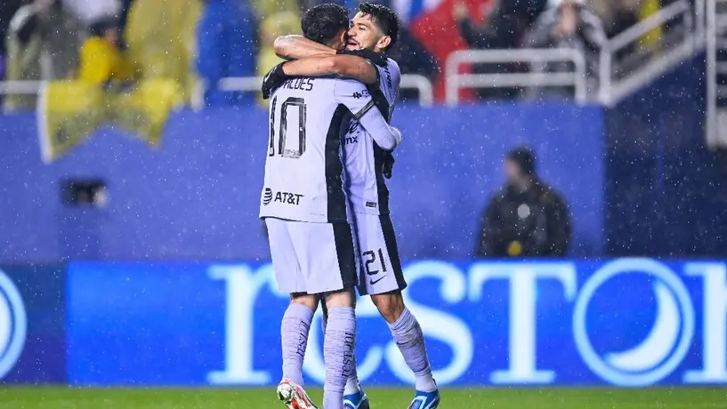 ¡Futuros DT's! Henry Martín y Diego Valdés se preparan para ser entrenadores en un futuro