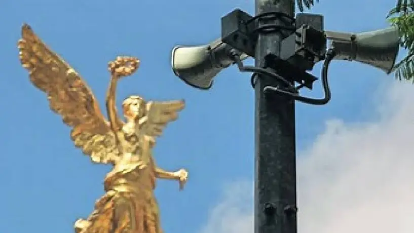 VIDEO: Hombres reaccionan a la activación de la alerta sísmica y se vuelve viral el momento