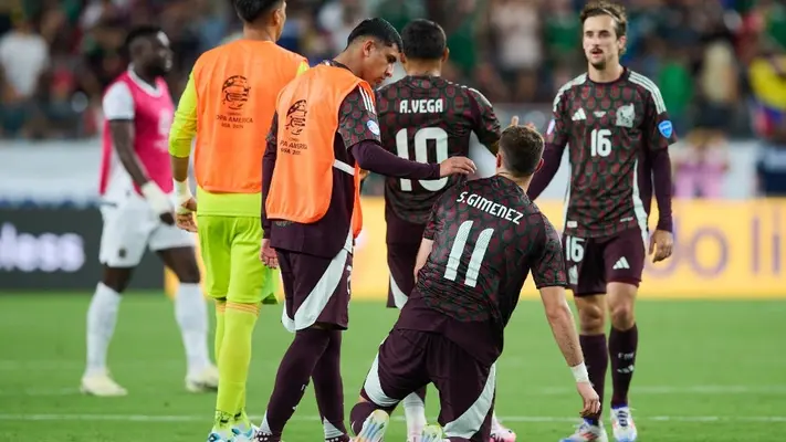 Layún justifica fracaso de la Selección y Faitelson explota: "La gente está encab*#3ada"