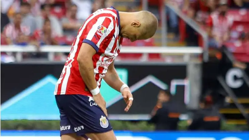 ‘Chicharito’ Hernández confirmó que tiene un desgarro muscular